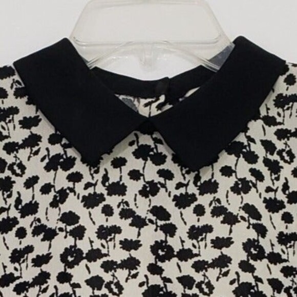 Forever 21 Long Sleeve Collared Blouse; Button Down in Back; Size Small - Picture 4 of 8